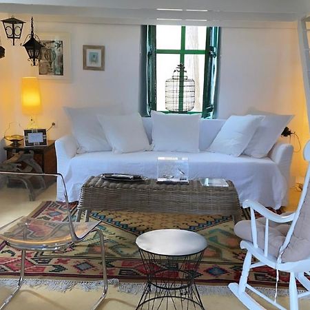 Hypate, Traditional Island Cottage Chalki Town Buitenkant foto