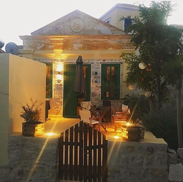 Hypate, Traditional Island Cottage Chalki Town Buitenkant foto
