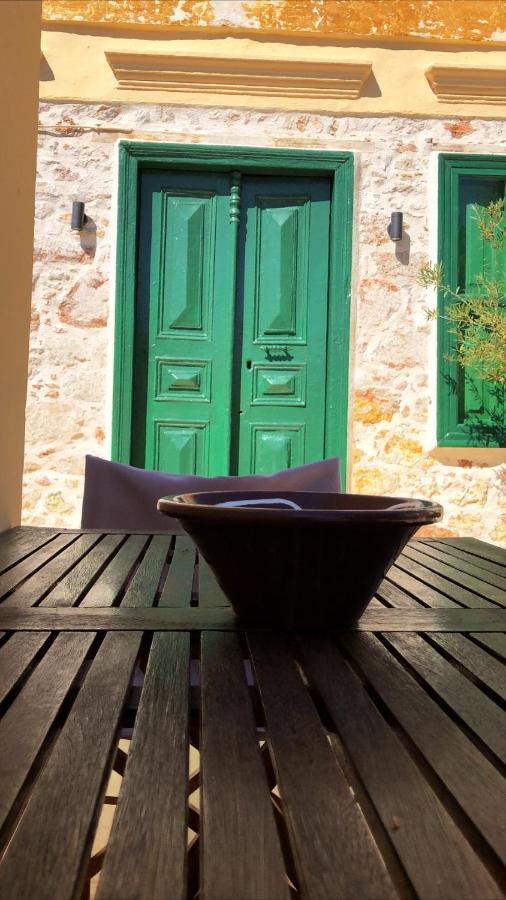 Hypate, Traditional Island Cottage Chalki Town Buitenkant foto