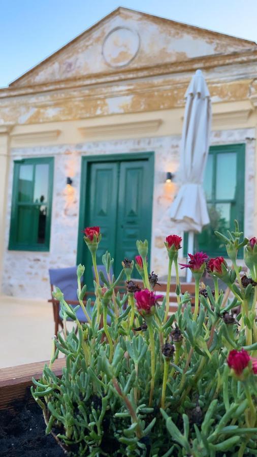 Hypate, Traditional Island Cottage Chalki Town Buitenkant foto