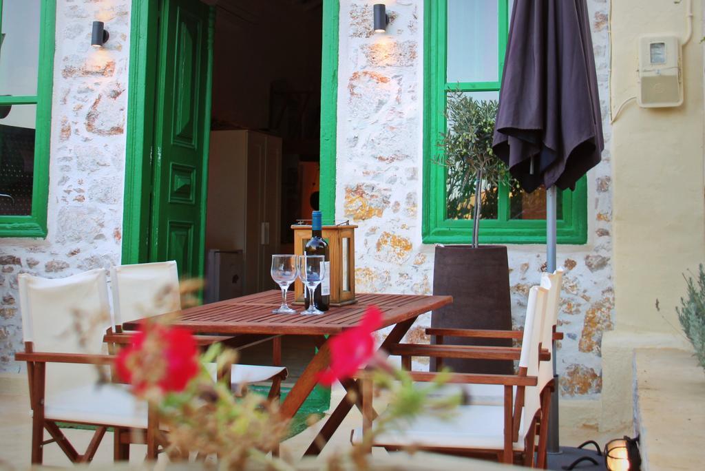 Hypate, Traditional Island Cottage Chalki Town Buitenkant foto