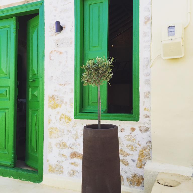 Hypate, Traditional Island Cottage Chalki Town Buitenkant foto